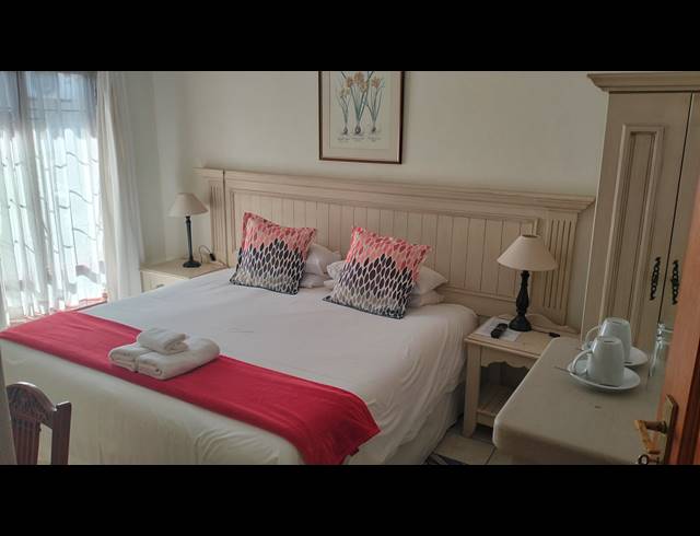 985M² GUESTHOUSE FOR SALE IN EQUESTRIA